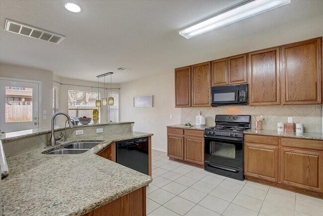 Building Photo - 537 Golden Creek Dr