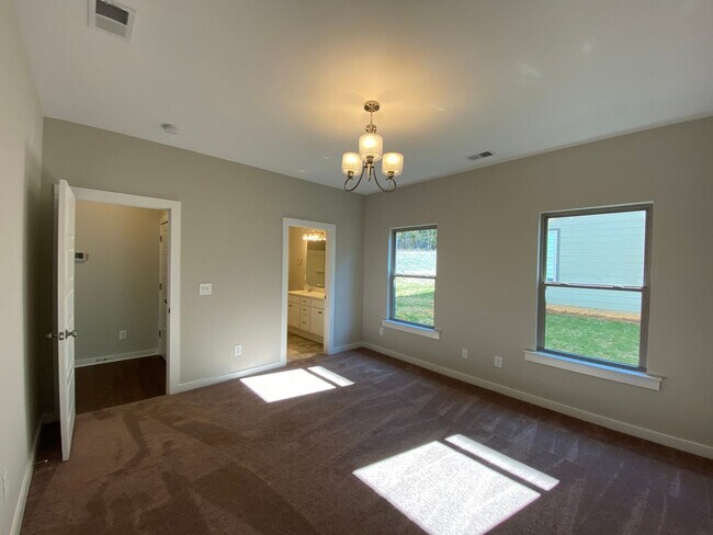Building Photo - Home for Rent in Pinson, AL!!! Available to View!