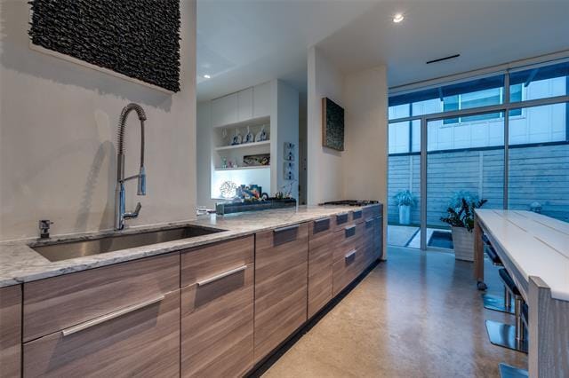 Building Photo - 2300 N Carroll Ave