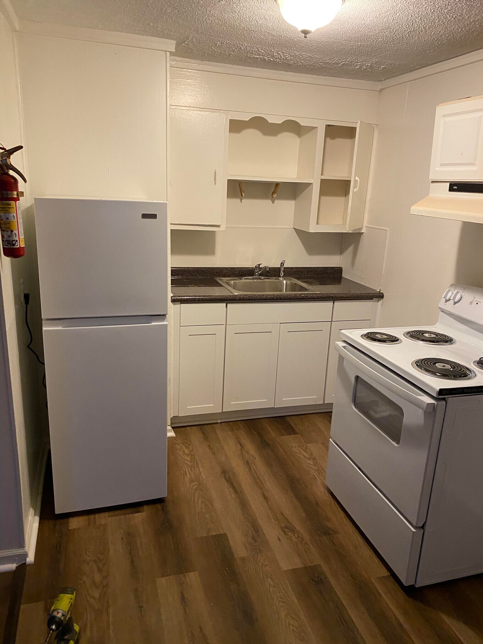 Kitchen. - 107 Smith Ave