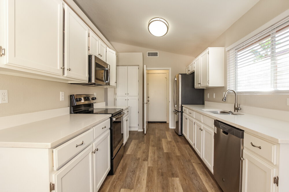 Building Photo - 12218 W Cambridge Ave