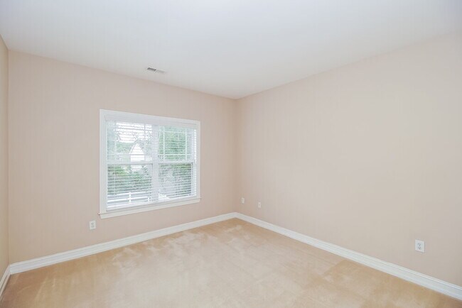 Building Photo - 19056 Coachmans Trace