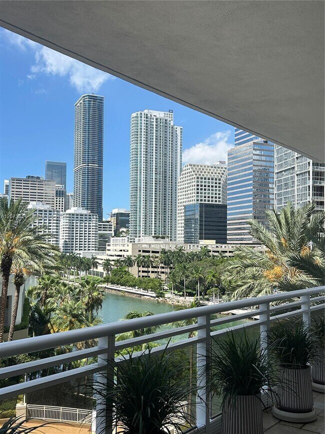 Building Photo - 901 Brickell Key Blvd
