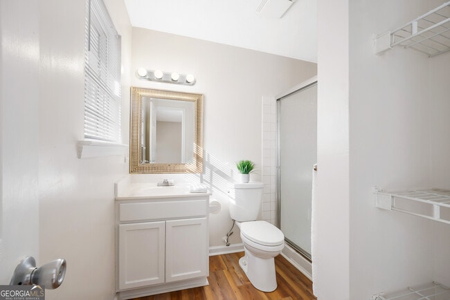 Building Photo - 252 Skyview Rd