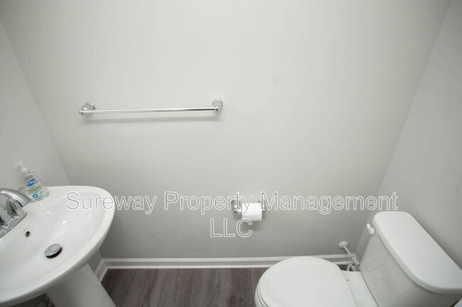 Building Photo - 2 Mulberry ln