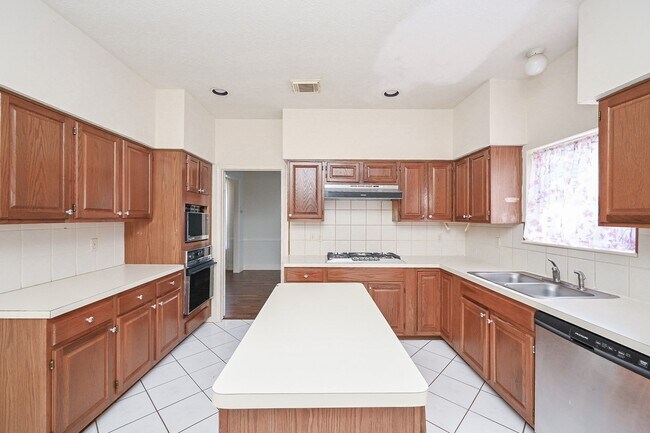 Building Photo - 9731 New Kent Dr