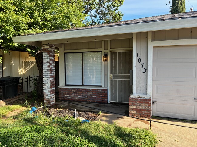 Primary Photo - 1073 Clinton Rd