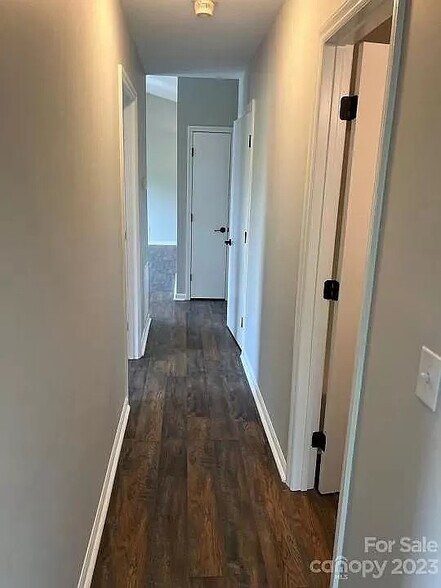 Building Photo - Room in Condo on Meadow Rose Ln