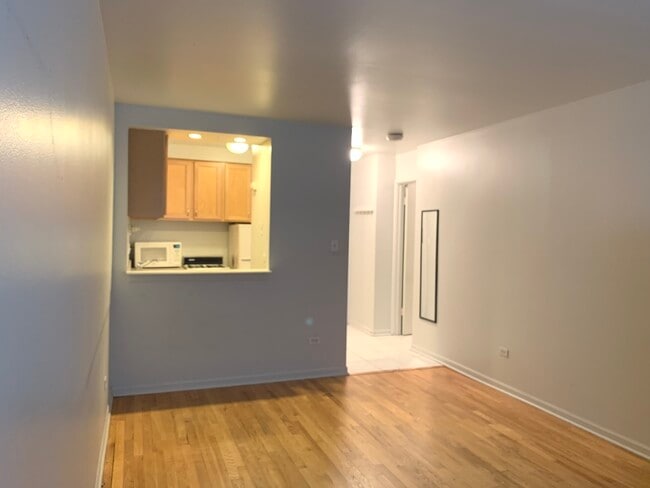 Building Photo - 510 W Fullerton Pkwy