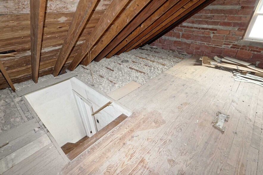 Building Photo - 3554 Jamieson Ave