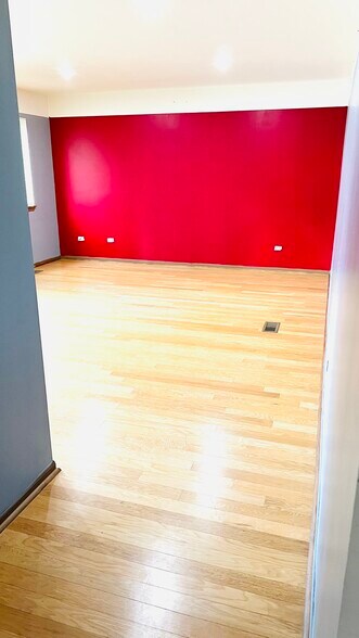 Building Photo - 722 E Whispering Oaks Dr