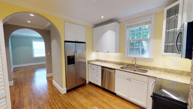 Building Photo - 7BR Home Near UTK | Fort Sanders Area