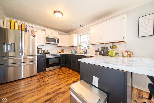 Building Photo - 9690 Barrhill Ct