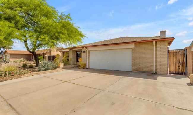 Building Photo - 2935 S Mollera