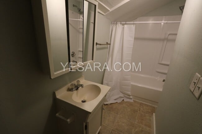 Building Photo - 1418-1418 Smith St