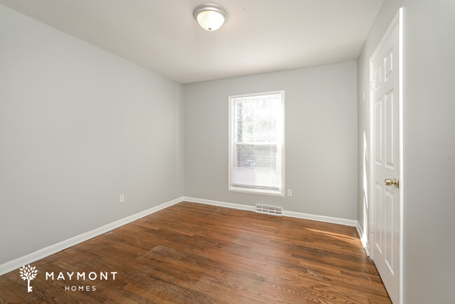 Building Photo - Cute 4 Bedroom in Winston Salem