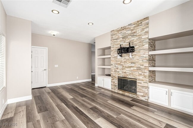 Building Photo - 5856 Golden Wing St