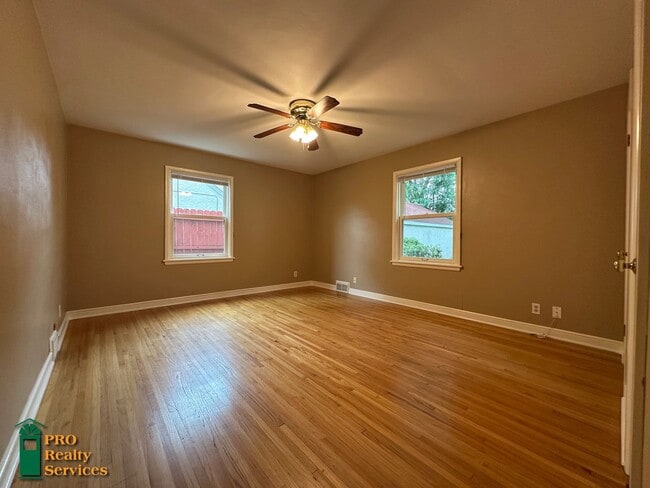 Building Photo - 3 Bedroom Home in St. Paul