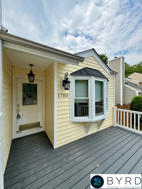 Building Photo - 1703 Sheldrake Ct