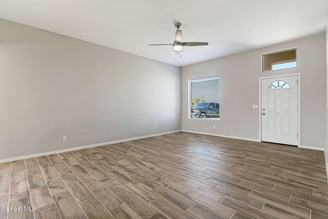 Building Photo - 841 Paseo Drusy Pl