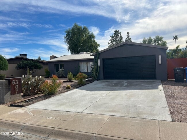 Primary Photo - 6307 E Gelding Dr