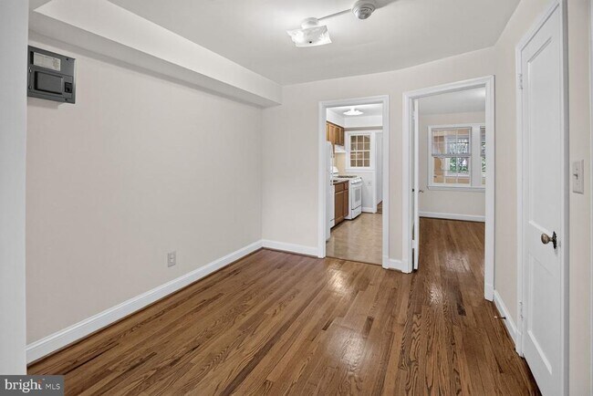 Building Photo - 7814 Tilbury St