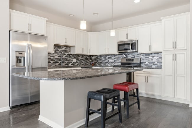 Building Photo - 901 Times Square Dr