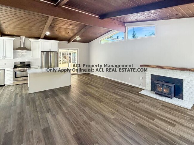 Building Photo - Updated 3-Bedroom Retreat in Prime Castro Valley Location