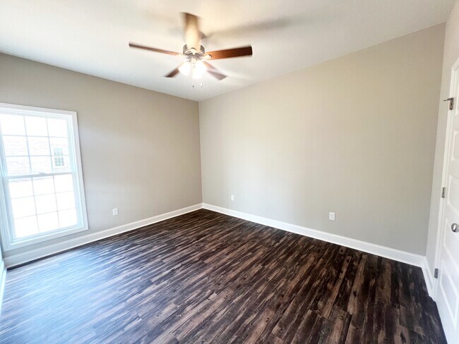 Building Photo - 107 Orchard Way