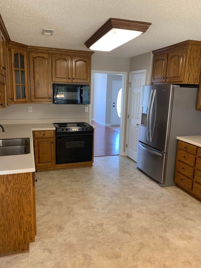 Building Photo - Nice Rancher in Toney