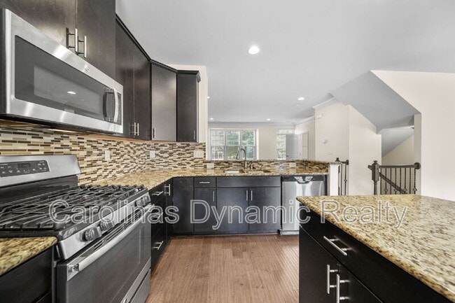 Building Photo - 4061 Zilker Park Dr