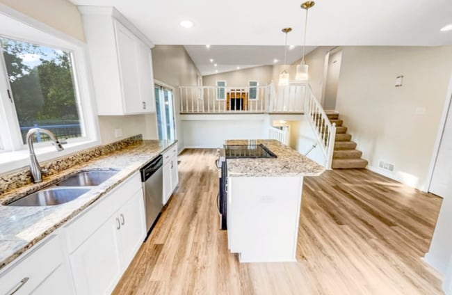 Building Photo - 377 Oakwood Dr