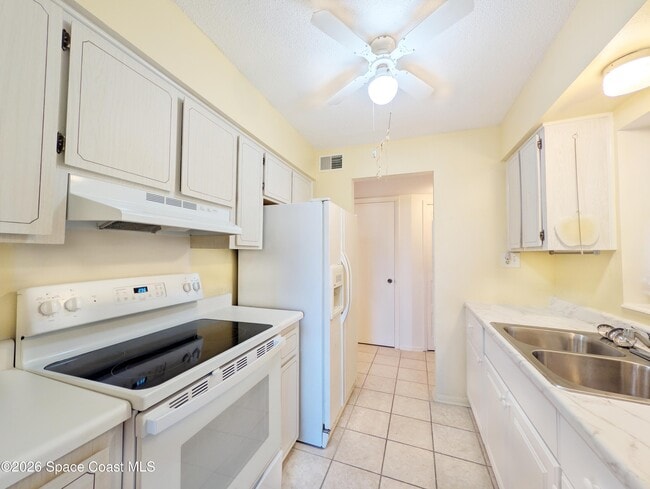 Building Photo - 190 E Olmstead Dr