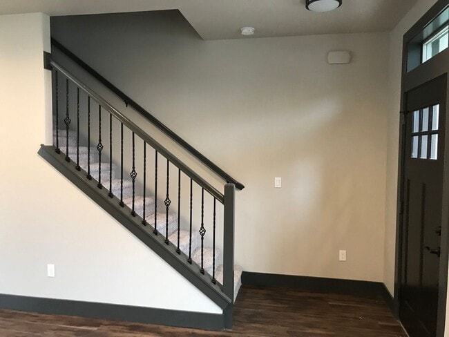 Building Photo - Amazing 4-bedroom home in White Bluffs!