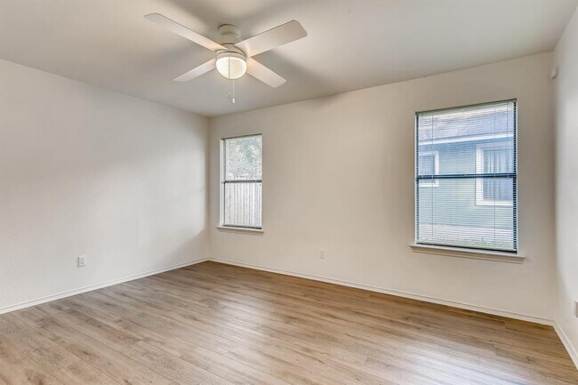 Building Photo - 4501 Kalama Dr