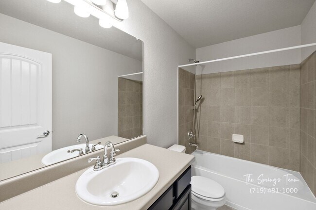 Building Photo - Spacious Saint Aubyn 4BD Lorson Ranch w/ A/C