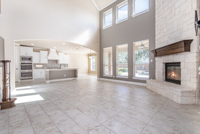 Building Photo - 14106 Summerwoods Ln