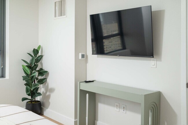 Building Photo - 677-679 Washington Street-SI ID1322145P