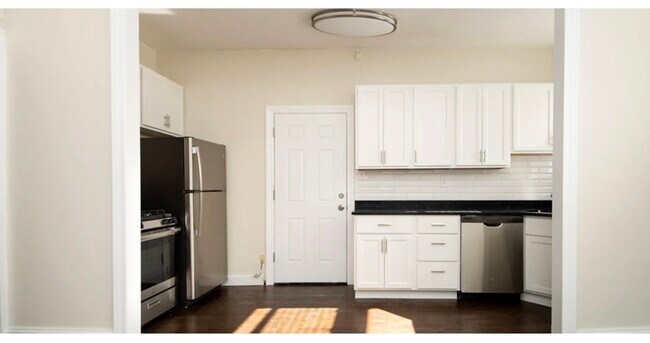 Building Photo - 327 Kedzie St