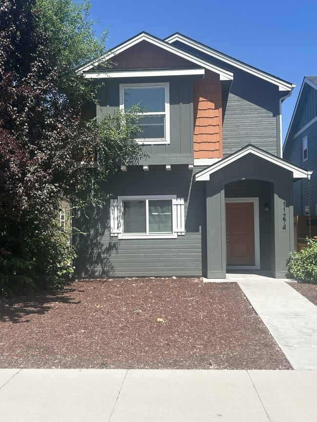 Primary Photo - 11274 Race St