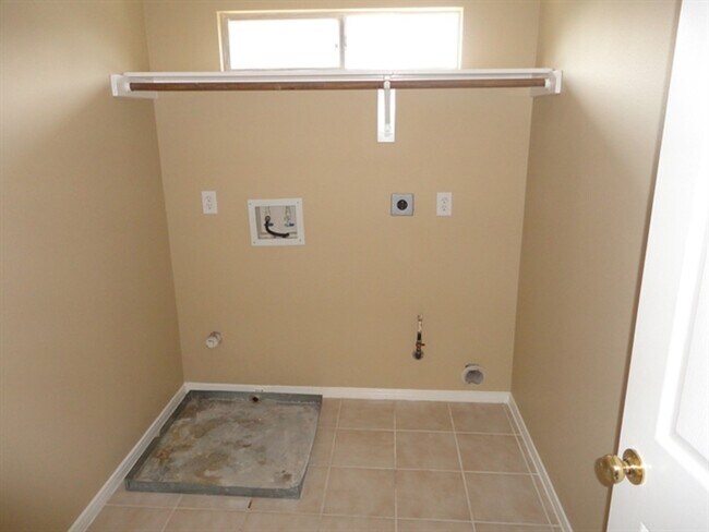 Building Photo - 17322 Pikes Peek Ct