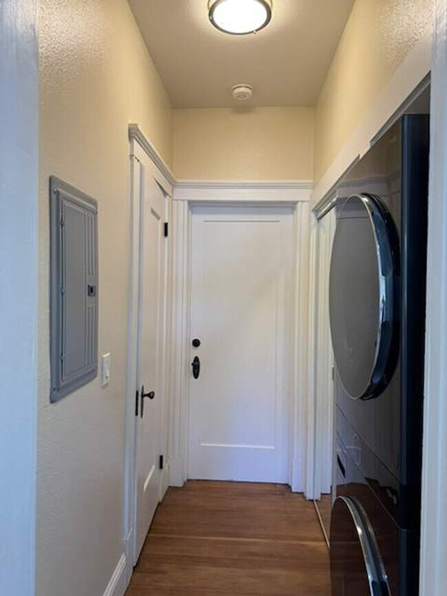 Building Photo - 4100 Alhambra Way