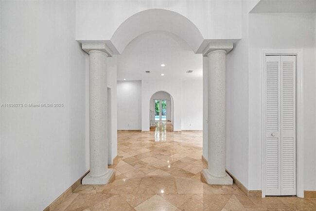 Building Photo - 1135 Asturia Ave