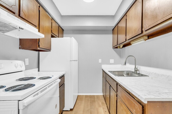 Building Photo - 4535 Cadieux Rd