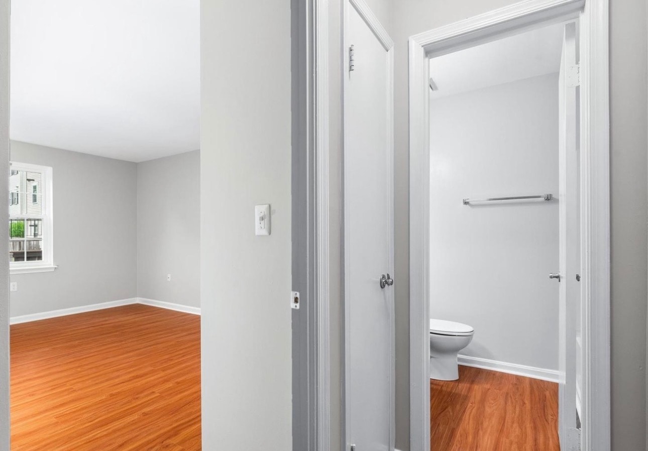 Building Photo - 18334 Streamside Dr
