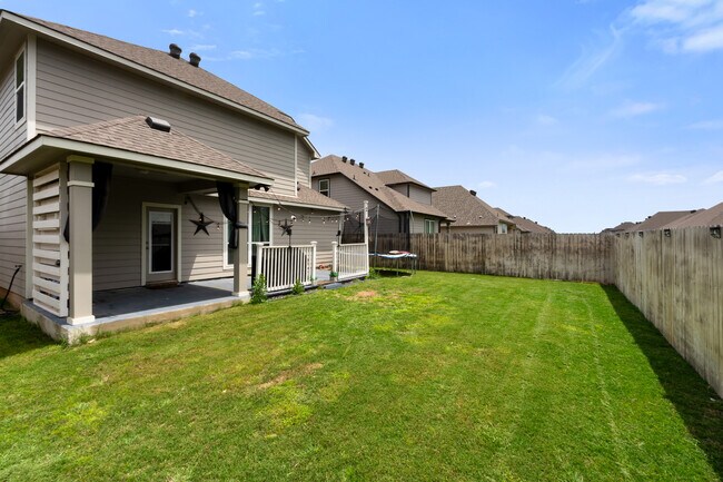 Building Photo - 6206 Golden Gate Dr