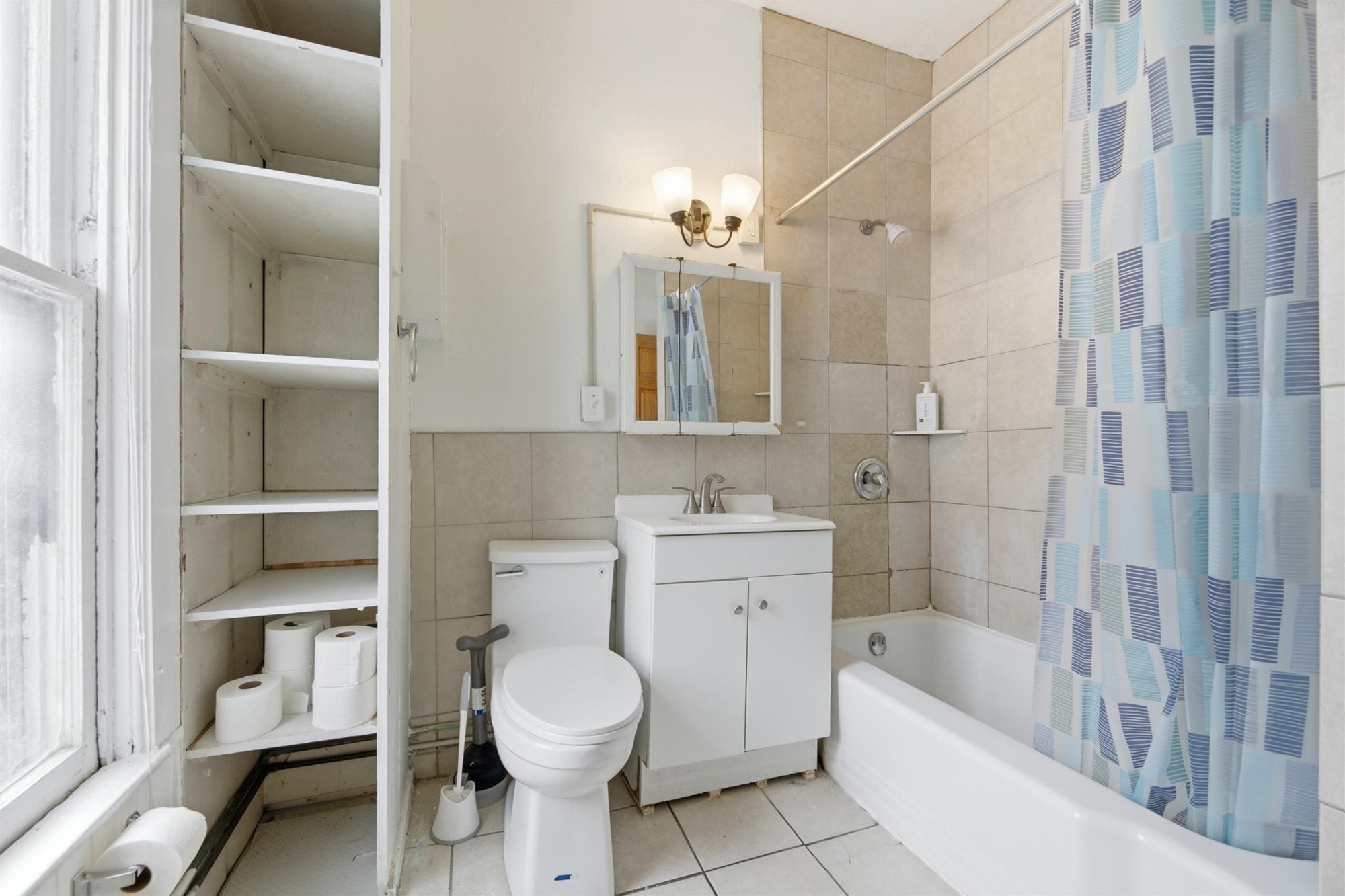 Building Photo - 514 5th Ave SE