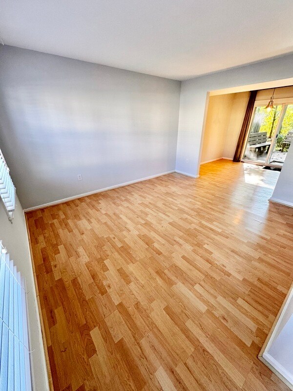 Building Photo - 1508 Honor Dr