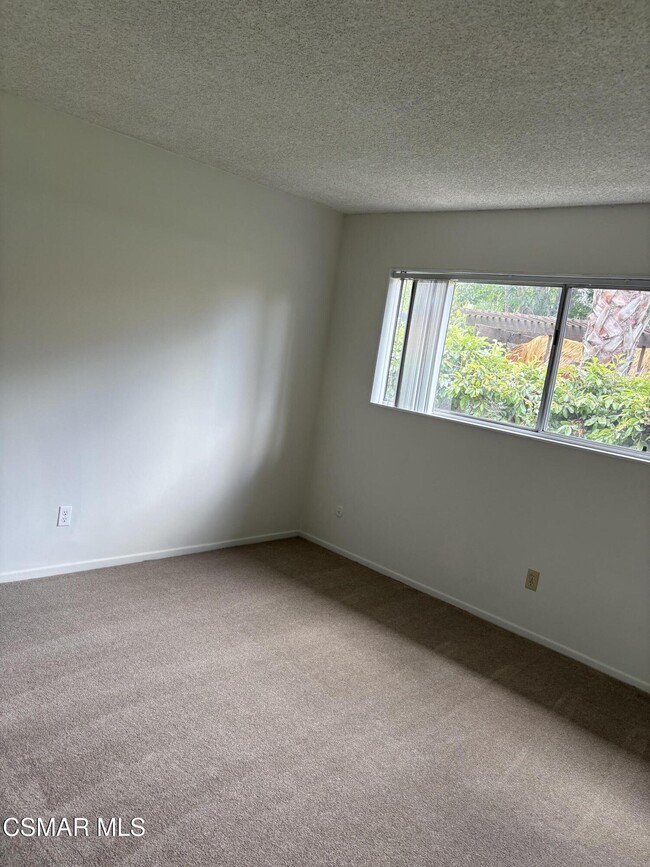 Building Photo - 5780 Lake Lindero Dr