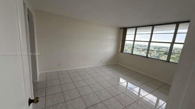 Building Photo - 16740 NE 9th Ave